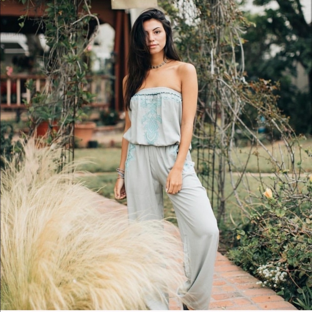 Elegant Strapless Jumpsuit in Light Gray